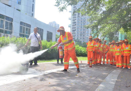 开云足球服务公司举行应急预案演习活动 开云足球服务公司举行应急预案演习活动